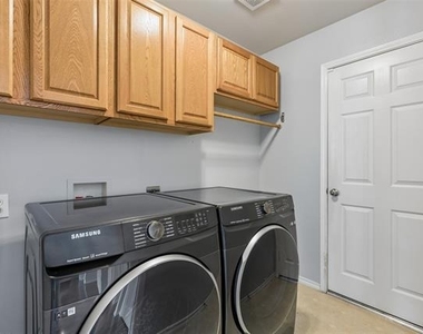 2824 High Pointe Boulevard - Photo Thumbnail 19