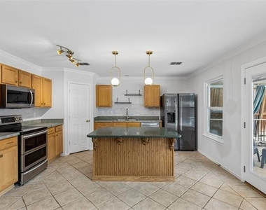 2824 High Pointe Boulevard - Photo Thumbnail 9