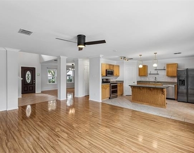 2824 High Pointe Boulevard - Photo Thumbnail 7