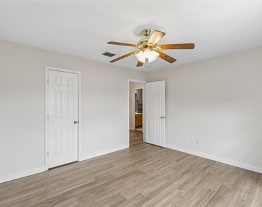 2824 High Pointe Boulevard - Photo Thumbnail 24