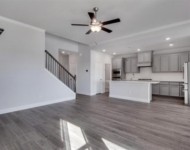 1021 Catskill Court - Photo Thumbnail 4