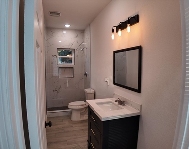 4709 Lee Street - Photo Thumbnail 8