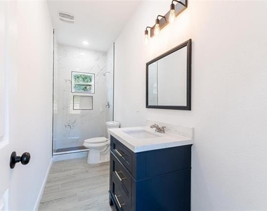 4709 Lee Street - Photo Thumbnail 3