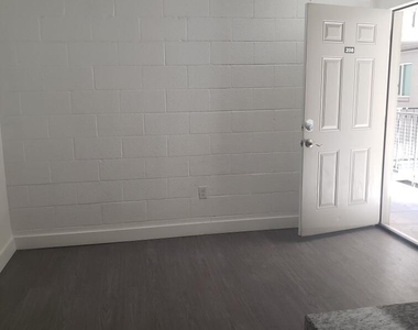 622 N 9th Avenue - Photo Thumbnail 10