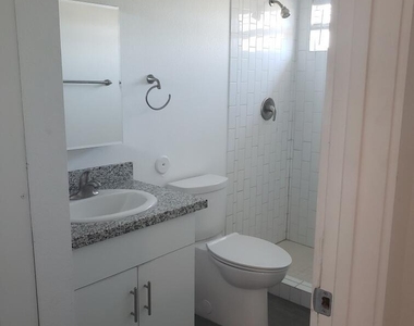 622 N 9th Avenue - Photo Thumbnail 7
