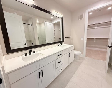 3255 Carlisle Street - Photo Thumbnail 5