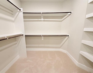 3255 Carlisle Street - Photo Thumbnail 7