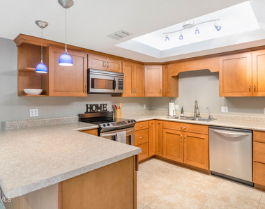 7830 E Camelback Road - Photo Thumbnail 9
