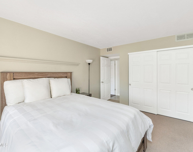 7830 E Camelback Road - Photo Thumbnail 13