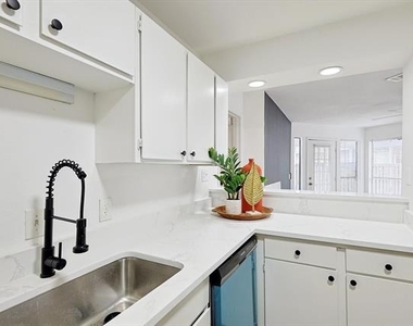 7652 Ronnie Drive - Photo Thumbnail 12