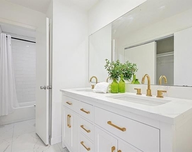 7652 Ronnie Drive - Photo Thumbnail 6