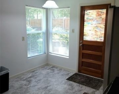 503 W Nash Street - Photo Thumbnail 8