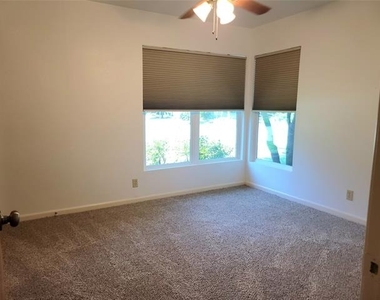 503 W Nash Street - Photo Thumbnail 9