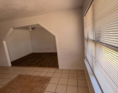 966 N La Salle Drive - Photo Thumbnail 27