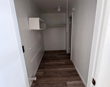 966 N La Salle Drive - Photo Thumbnail 17