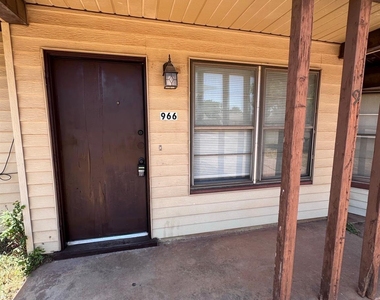 966 N La Salle Drive - Photo Thumbnail 1