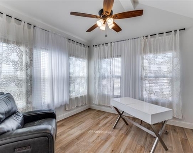 250 Alondrita Street - Photo Thumbnail 15
