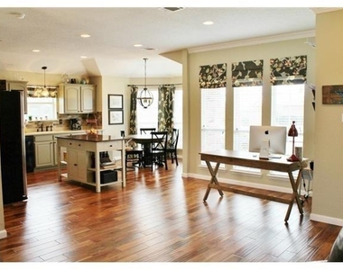 629 Rothschild Lane - Photo Thumbnail 9
