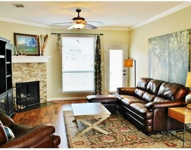629 Rothschild Lane - Photo Thumbnail 7