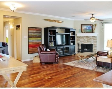629 Rothschild Lane - Photo Thumbnail 2