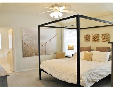 629 Rothschild Lane - Photo Thumbnail 13