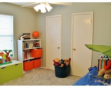 629 Rothschild Lane - Photo Thumbnail 14
