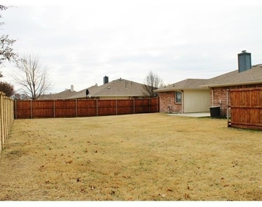 629 Rothschild Lane - Photo Thumbnail 21