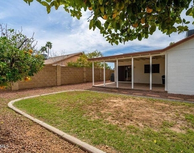 8826 W Diana Avenue - Photo Thumbnail 23