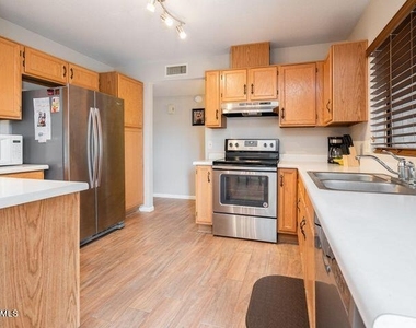 8826 W Diana Avenue - Photo Thumbnail 6