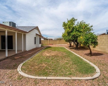 8826 W Diana Avenue - Photo Thumbnail 18