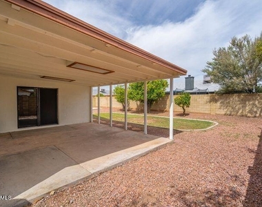 8826 W Diana Avenue - Photo Thumbnail 21