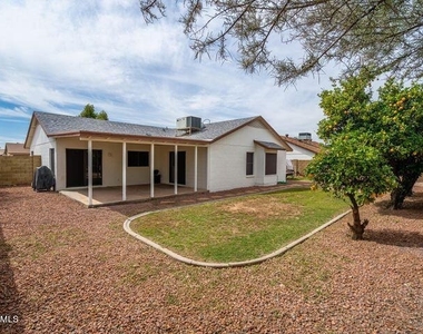 8826 W Diana Avenue - Photo Thumbnail 24