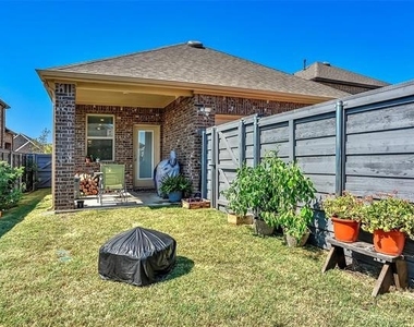 7205 Windy Meadow Drive - Photo Thumbnail 28
