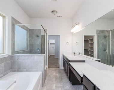 336 Emerald Creek Drive - Photo Thumbnail 16