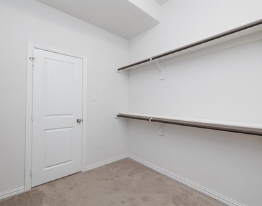 336 Emerald Creek Drive - Photo Thumbnail 18