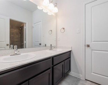 336 Emerald Creek Drive - Photo Thumbnail 24
