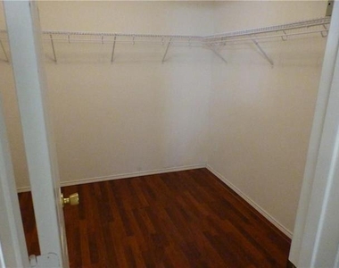 1572 Crown View Drive - Photo Thumbnail 13