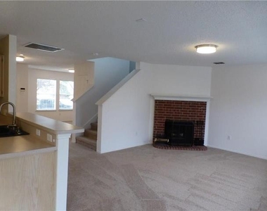 1572 Crown View Drive - Photo Thumbnail 5