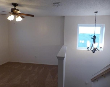 1572 Crown View Drive - Photo Thumbnail 17