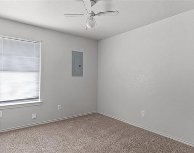 210 Joshua Boulevard - Photo Thumbnail 17