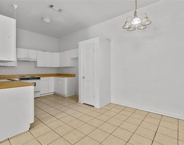 210 Joshua Boulevard - Photo Thumbnail 10