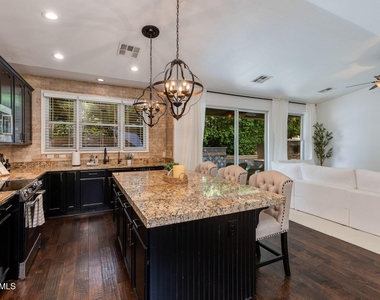 904 E Mead Drive - Photo Thumbnail 9