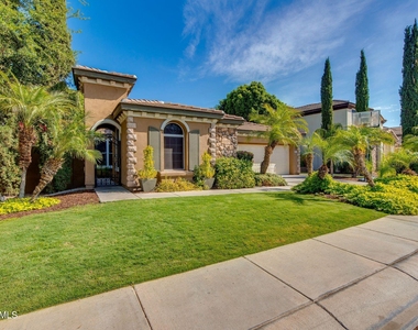 904 E Mead Drive - Photo Thumbnail 2