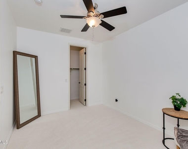 904 E Mead Drive - Photo Thumbnail 19