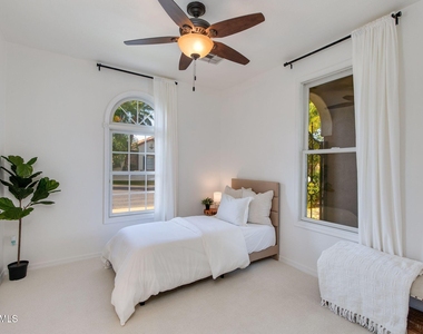 904 E Mead Drive - Photo Thumbnail 17