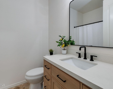 904 E Mead Drive - Photo Thumbnail 20