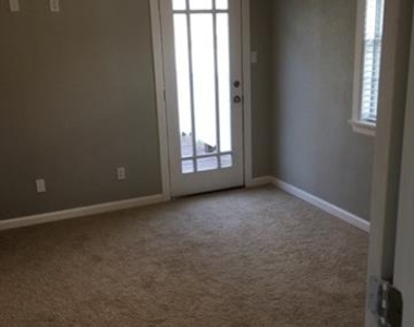 4027 Puget Street - Photo Thumbnail 8