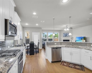2953 Galveston Street - Photo Thumbnail 4