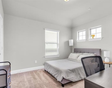 2953 Galveston Street - Photo Thumbnail 11