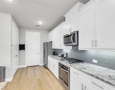 2953 Galveston Street - Photo Thumbnail 5